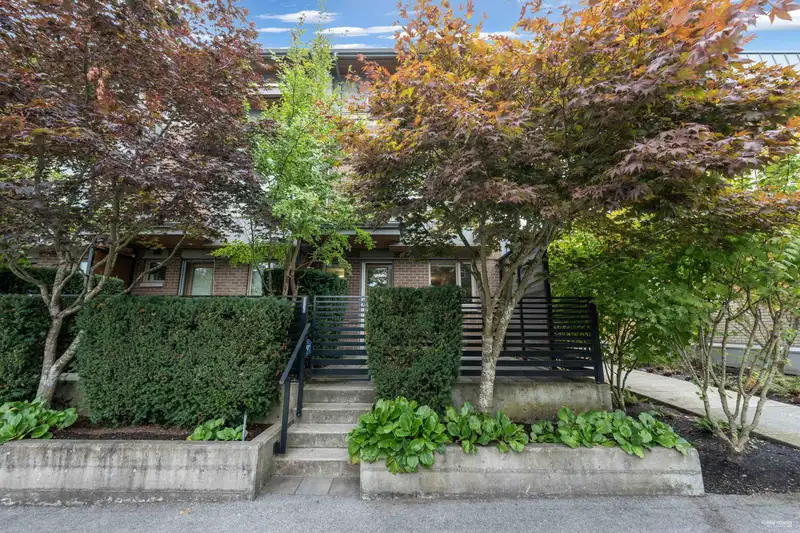 5516 OAK STREET - photo 1 of 39