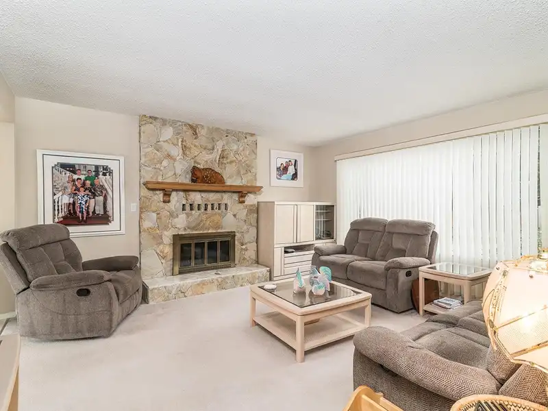 27051 34 AVENUE - photo 4 of 40