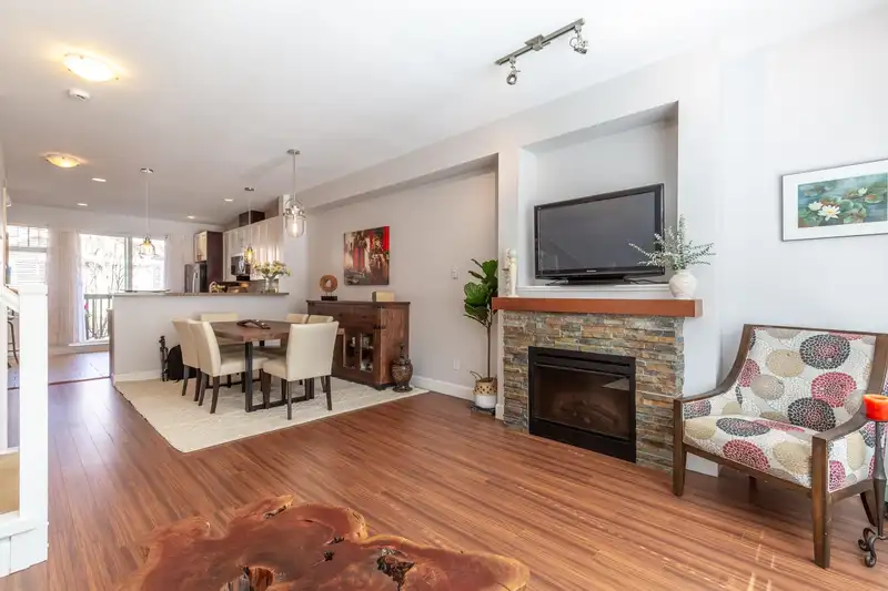 110 2979 156 STREET - photo 2 of 37