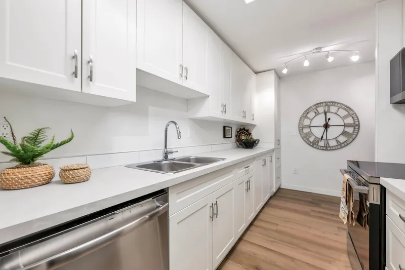 107 15020 NORTH BLUFF ROAD - photo 1 of 25