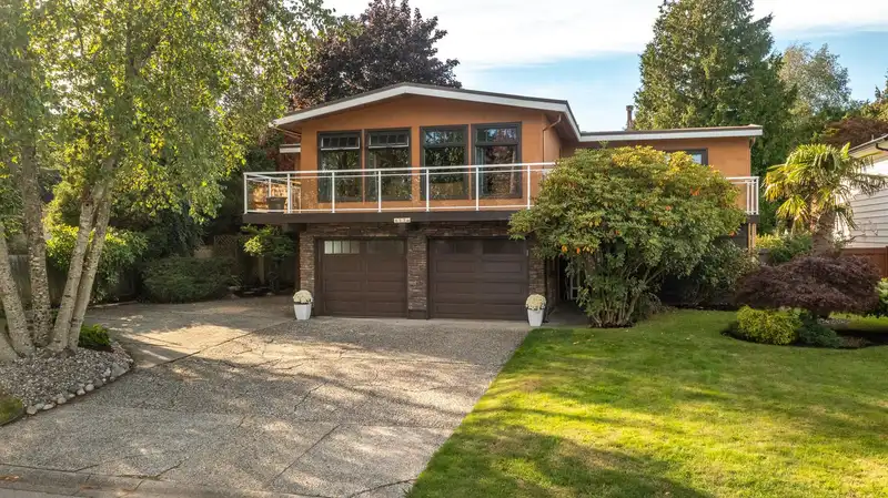 453 SHANNON WAY - photo 1 of 31