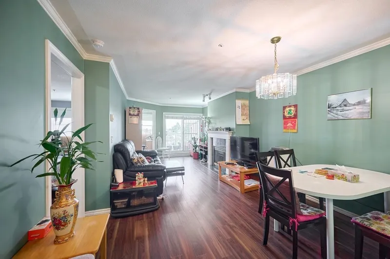 406 1958 E 47TH AVENUE - photo 3 of 25