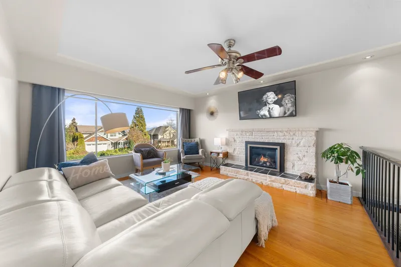 20722 46A AVENUE - photo 3 of 25