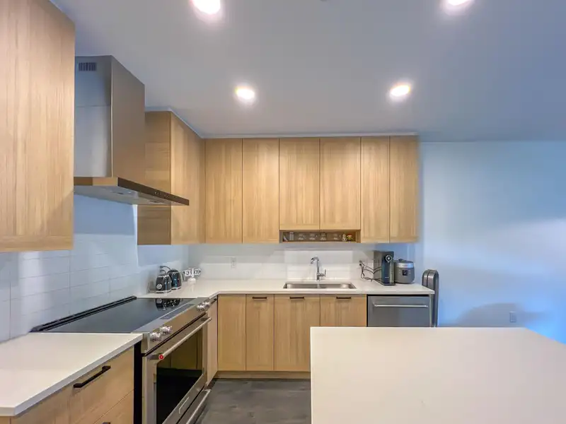 114 7133 14TH AVENUE - photo 2 of 21