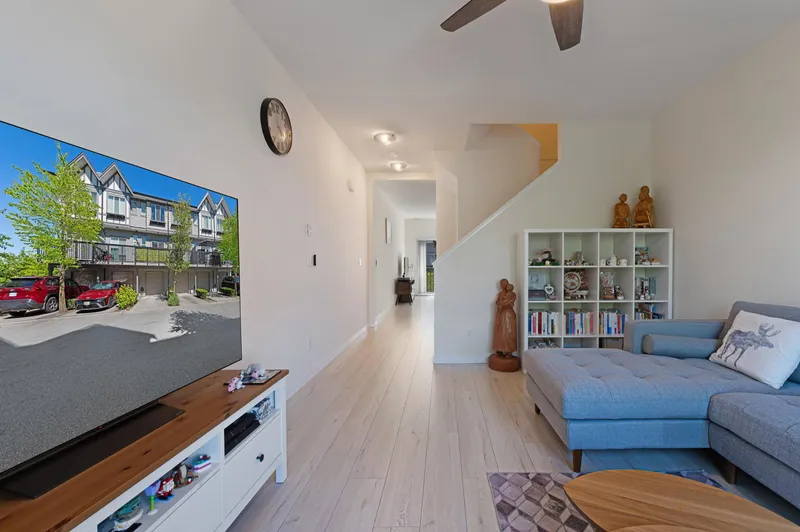 75 9566 TOMICKI AVENUE - photo 2 of 16