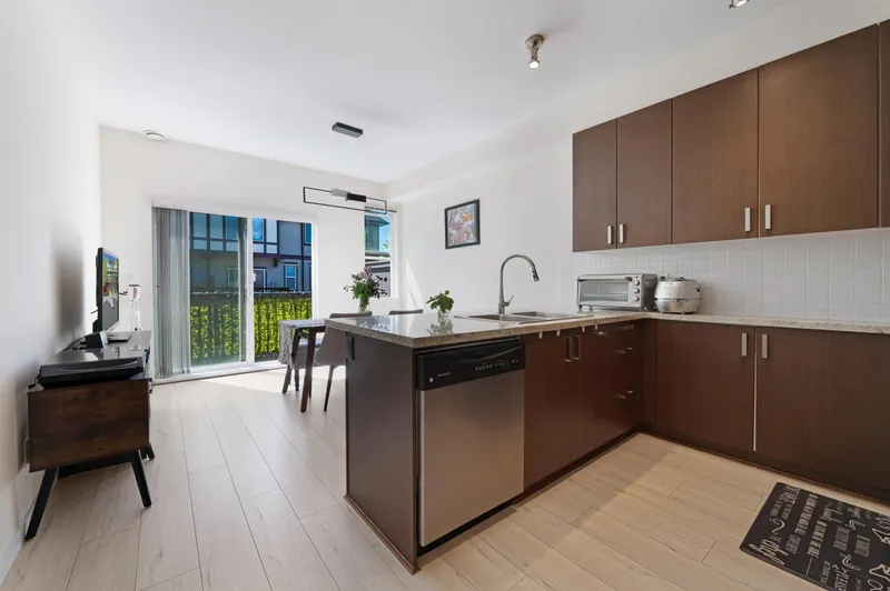 75 9566 TOMICKI AVENUE - photo 4 of 16