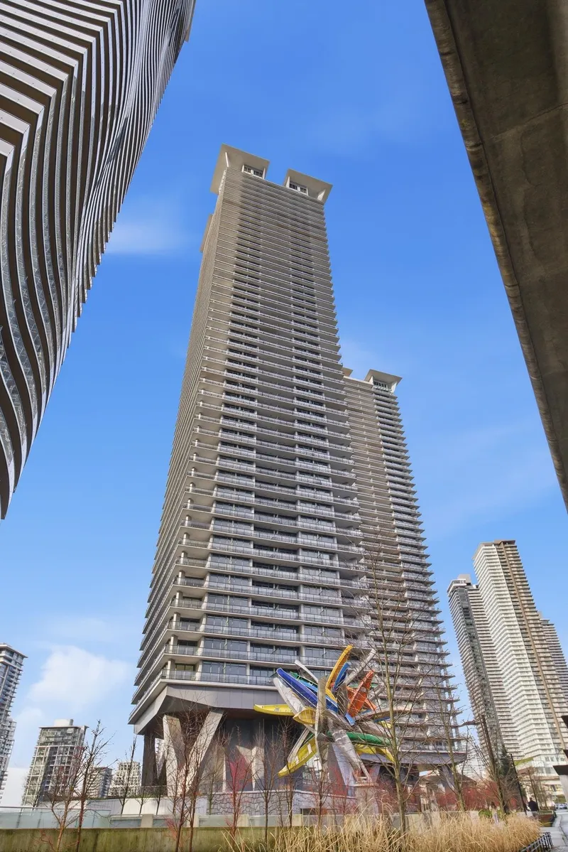 1009 4730 LOUGHEED HIGHWAY - photo 4 of 25