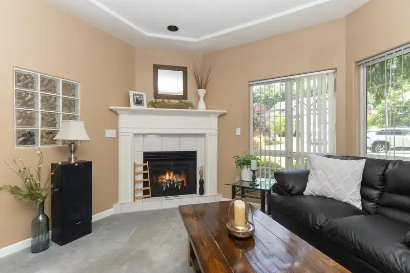4125 BELANGER DRIVE - photo 4 of 40