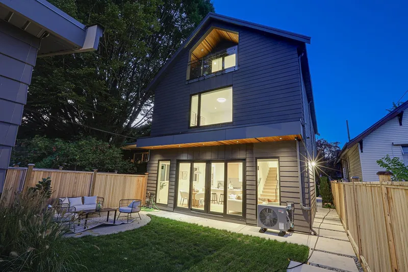 2 944 E 13 AVENUE - photo 1 of 23