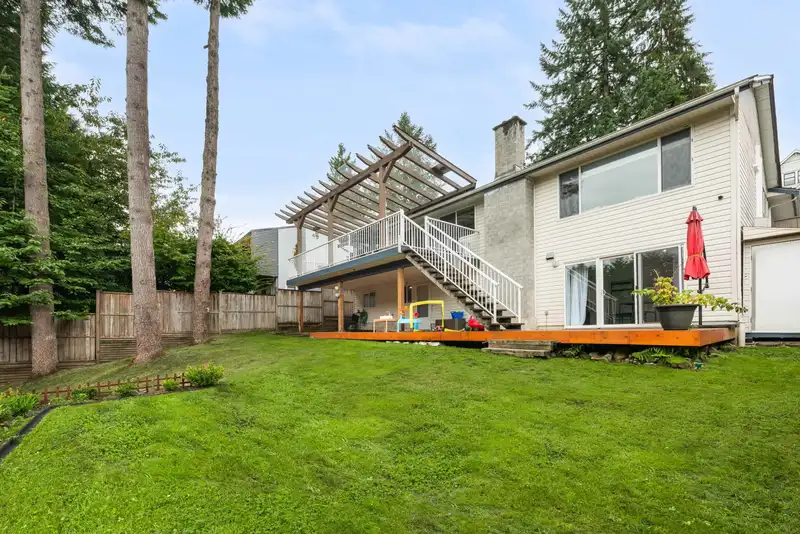 3310 HENRY STREET - photo 1 of 32