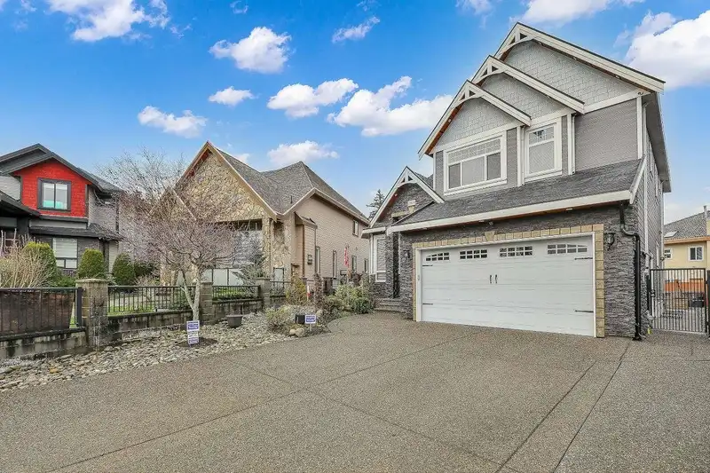 12853 63A AVENUE - photo 3 of 40