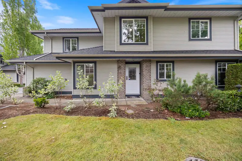 57 8111 160 STREET - photo 4 of 40