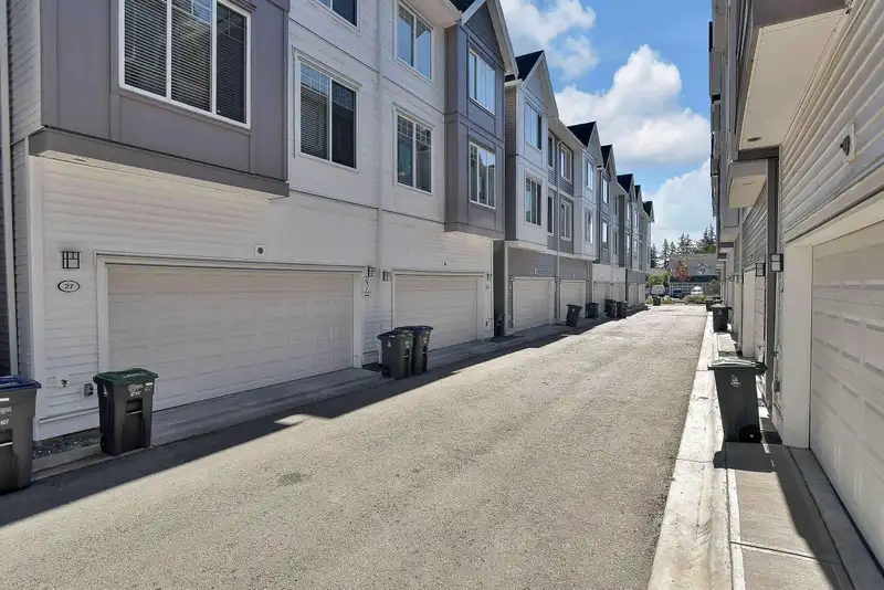 27 8033 166B STREET - photo 3 of 17