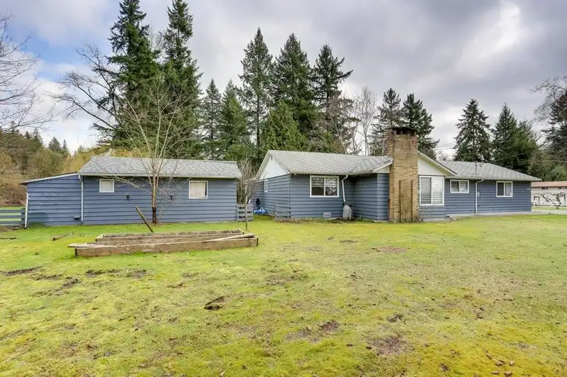 8964 184 STREET - photo 3 of 19