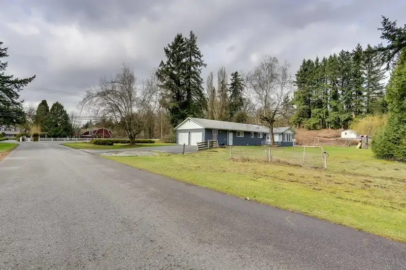 8964 184 STREET - photo 4 of 19