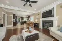 825 ROBINSON STREET - thumbnail 8