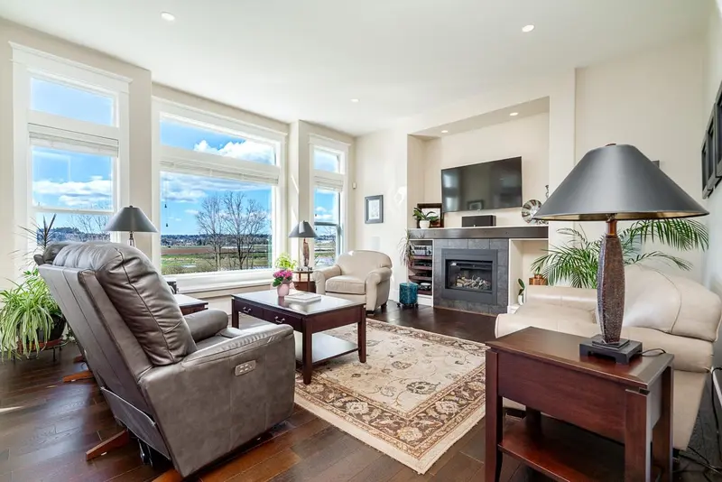 6039 163 STREET - photo 3 of 25