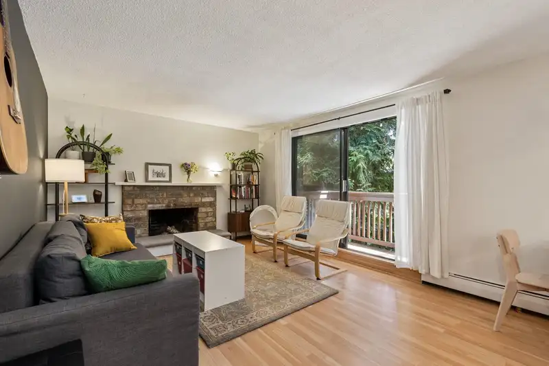 209 310 E 3RD STREET - photo 2 of 38