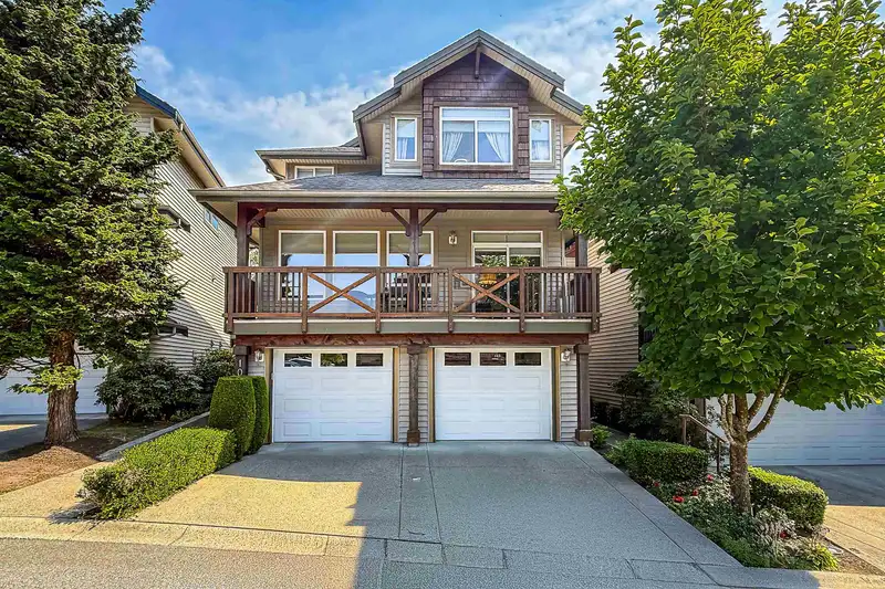 10 2287 ARGUE STREET - photo 1 of 33