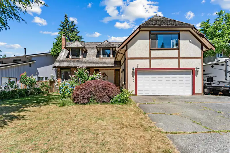 11795 CHATEAU WYND - photo 4 of 37