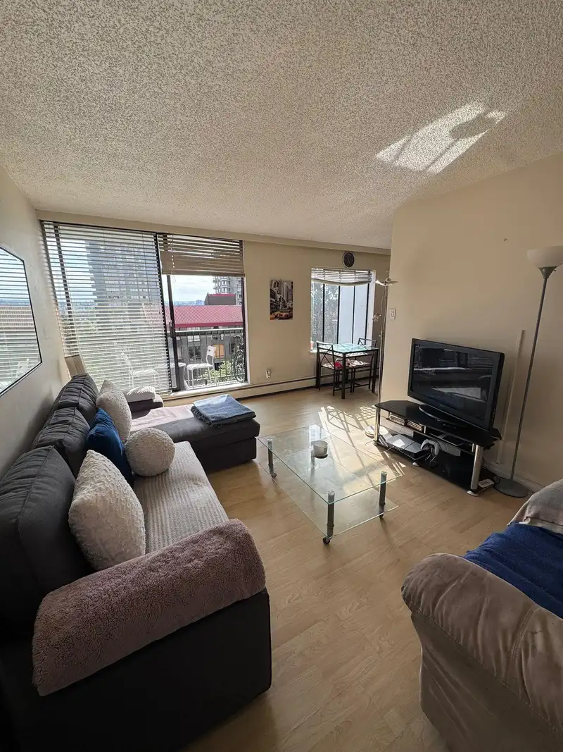 407 1146 HARWOOD STREET - photo 2 of 9