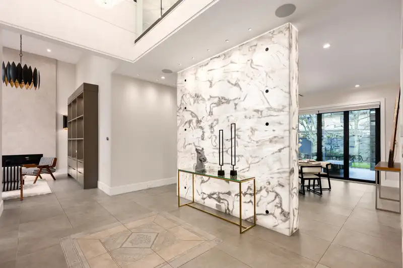 8411 SUNNYWOOD DRIVE - photo 4 of 40