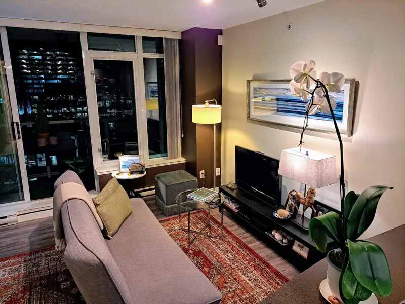 1611 610 GRANVILLE STREET - photo 2 of 20