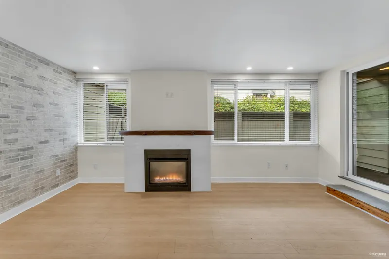 110 15282 19 AVENUE - photo 3 of 25