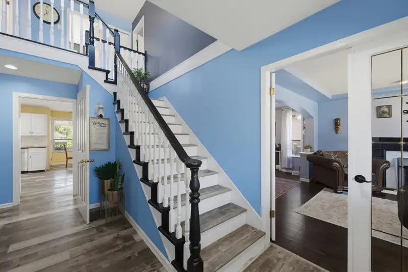 19028 58 AVENUE - photo 4 of 40