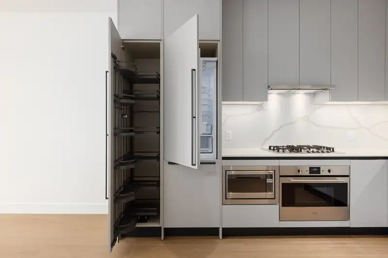 610 2235 E BROADWAY - photo 3 of 23