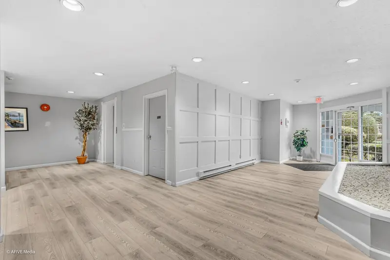 204 32950 AMICUS PLACE - photo 3 of 14