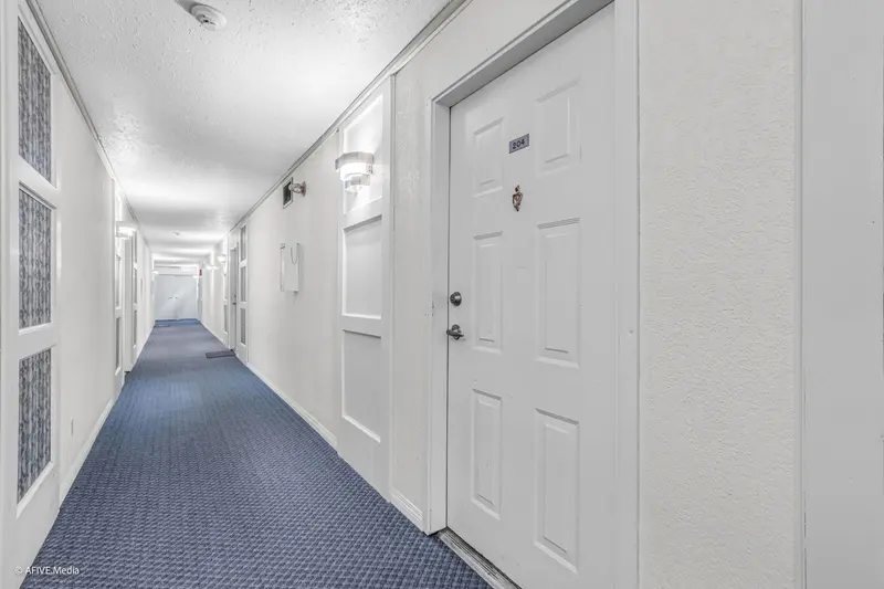 204 32950 AMICUS PLACE - photo 4 of 14