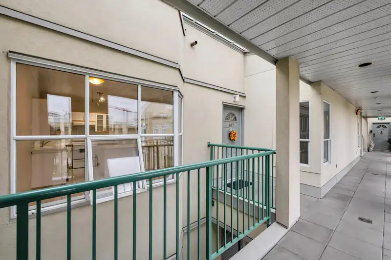 307 20680 56 AVENUE - photo 3 of 40