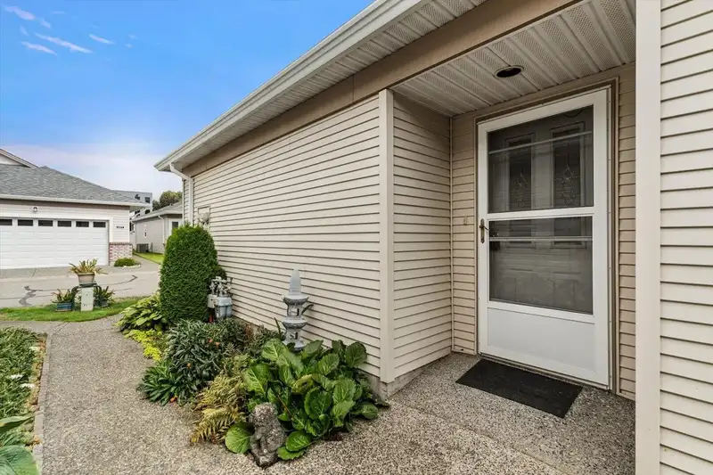186 8485 YOUNG ROAD - photo 4 of 40