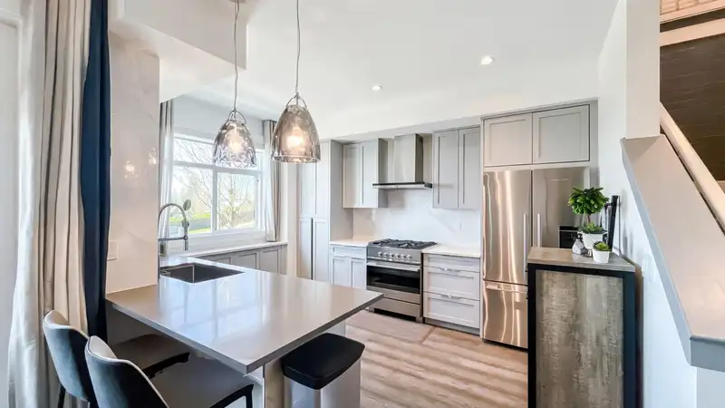 2 3535 PRINCETON AVENUE - photo 4 of 40