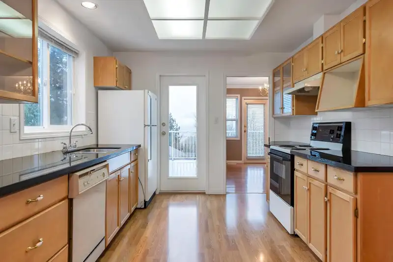 36140 WALTER ROAD - photo 3 of 38