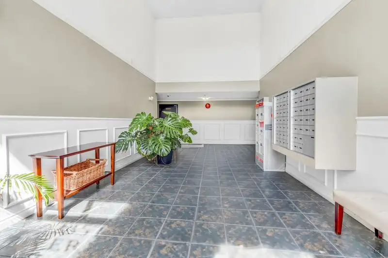 110 2357 WHYTE AVENUE - photo 2 of 26