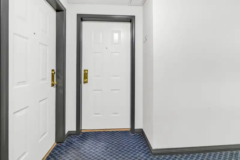 110 2357 WHYTE AVENUE - photo 4 of 26