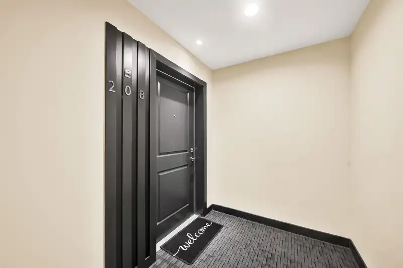 B208 20834 80 AVENUE - photo 1 of 32