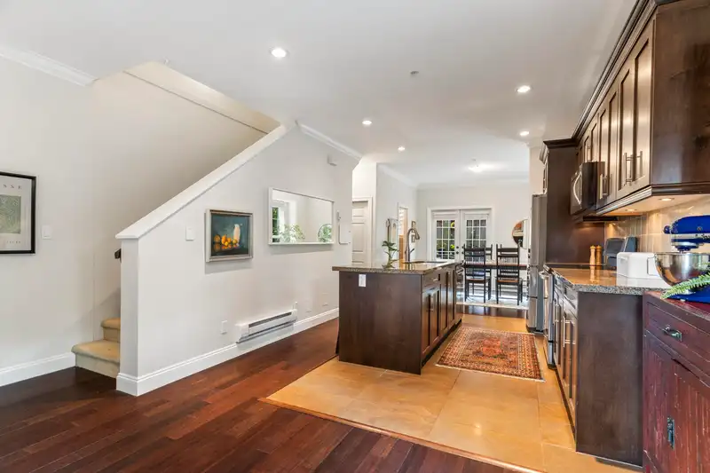 5 1486 EVERALL STREET - photo 4 of 34