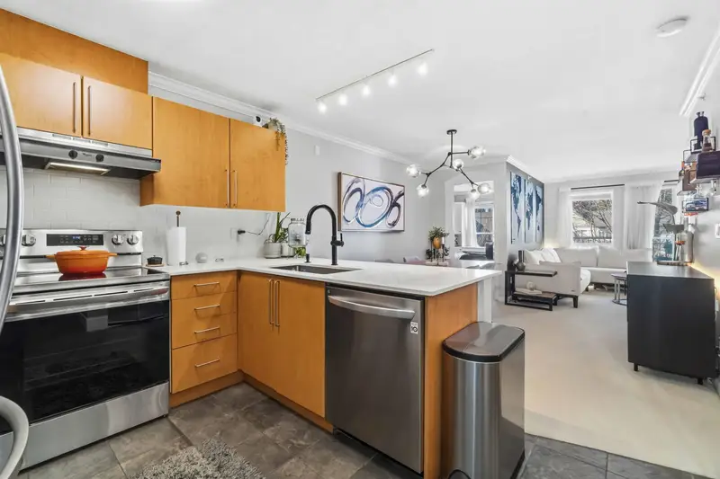 406 1150 E 29TH STREET - photo 2 of 25