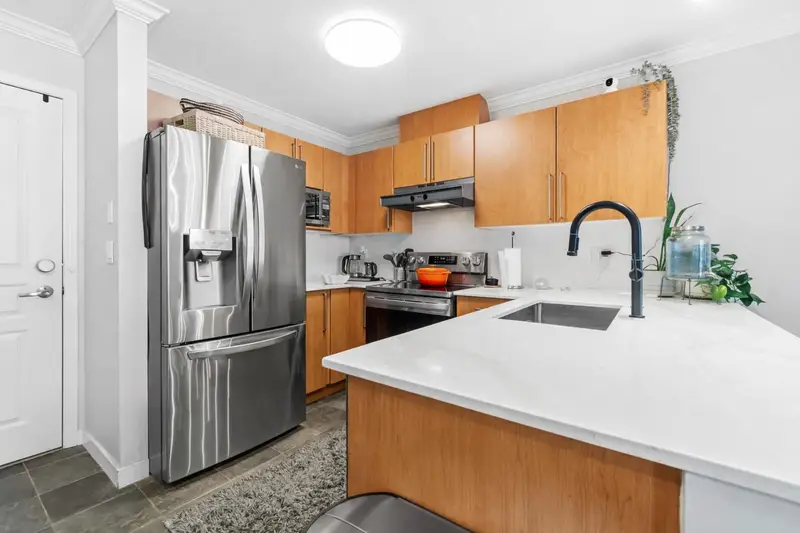 406 1150 E 29TH STREET - photo 4 of 25