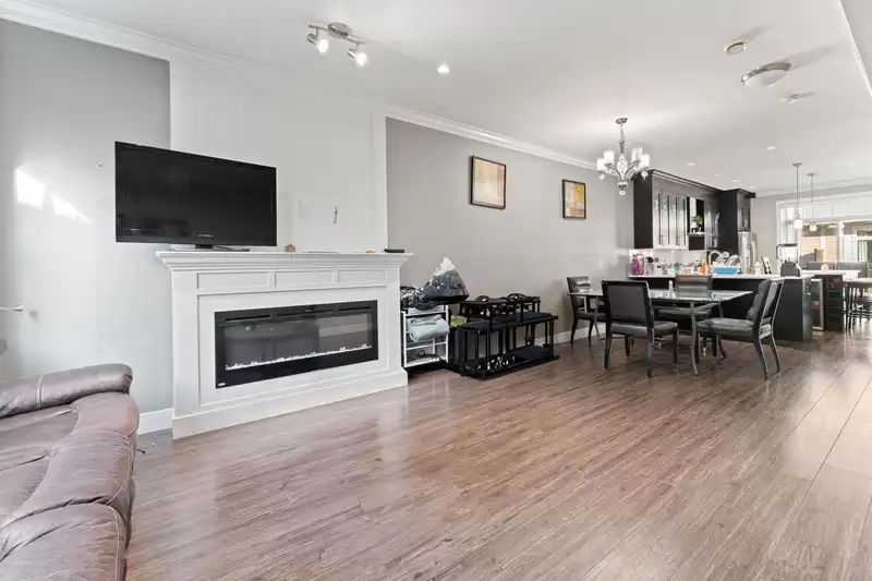 135 13670 62 AVENUE - photo 2 of 14