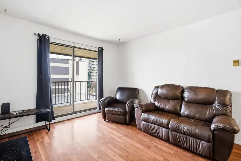 309 45744 SPADINA AVENUE - photo 3 of 29