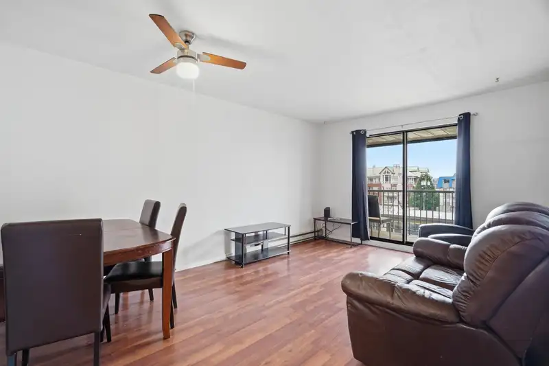 309 45744 SPADINA AVENUE - photo 4 of 29
