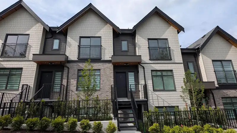 6 339 KEARY STREET - photo 1 of 36