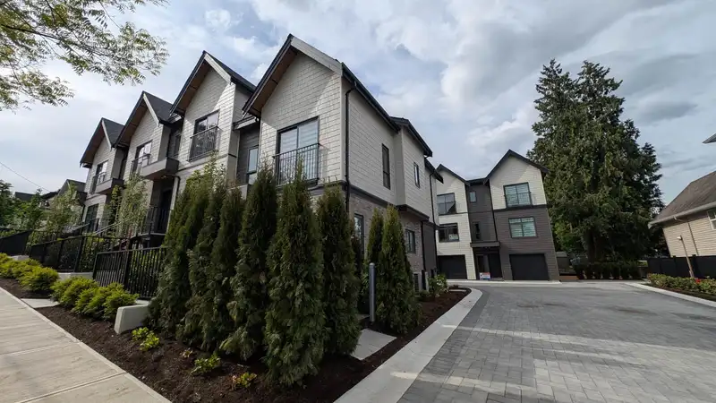 6 339 KEARY STREET - photo 3 of 36