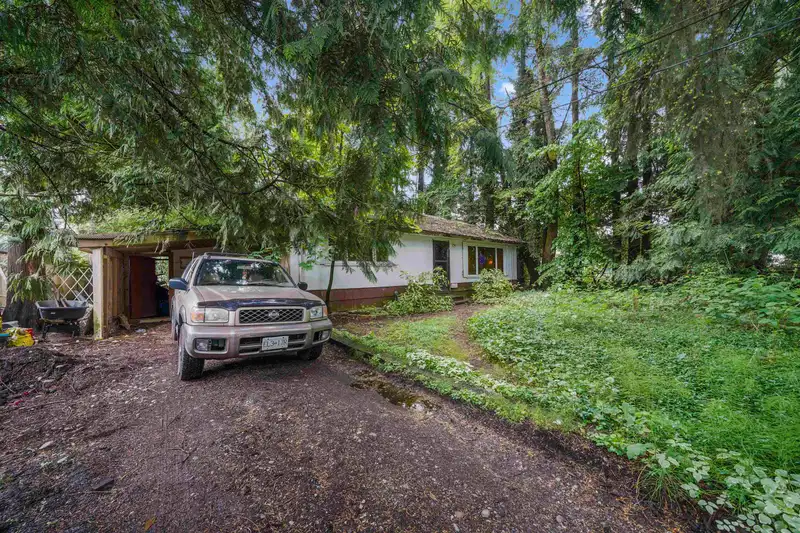 14924 90A AVENUE - photo 1 of 4