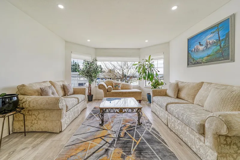 11866 98 AVENUE - photo 4 of 25