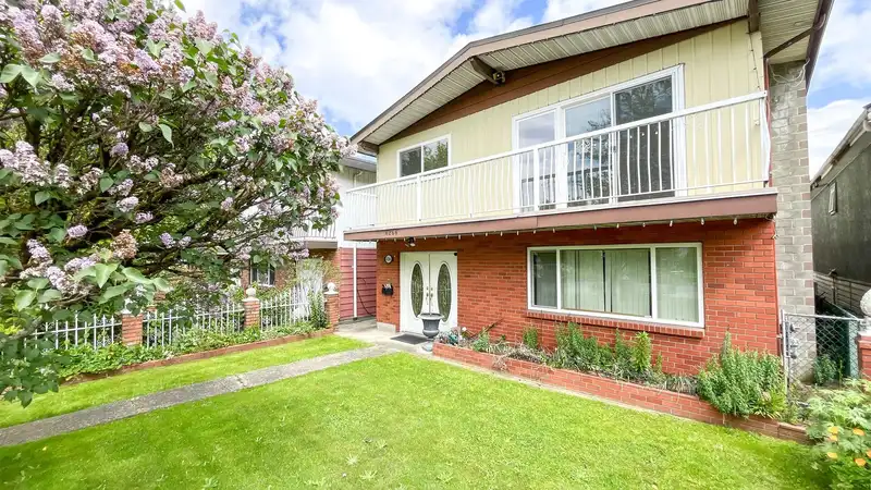 4266 BOUNDARY ROAD - photo 1 of 40